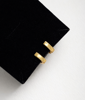 ARGOLA BOLD SQUARE BANHADA A OURO 18K