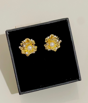 BRINCO MAGNÓLIA BANHADO A OURO 18 K