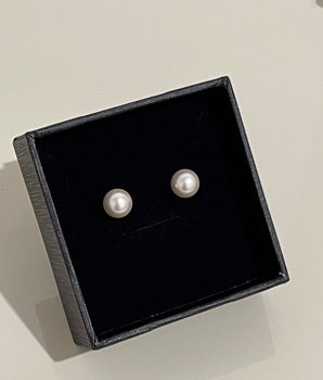 BRINCO SOLITÁRIO PÉROLA BANHADO A OURO 18K